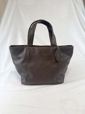 Merona Brown Faux Leather Tote Handbag Zip Top minimalist tote
everyday neutral